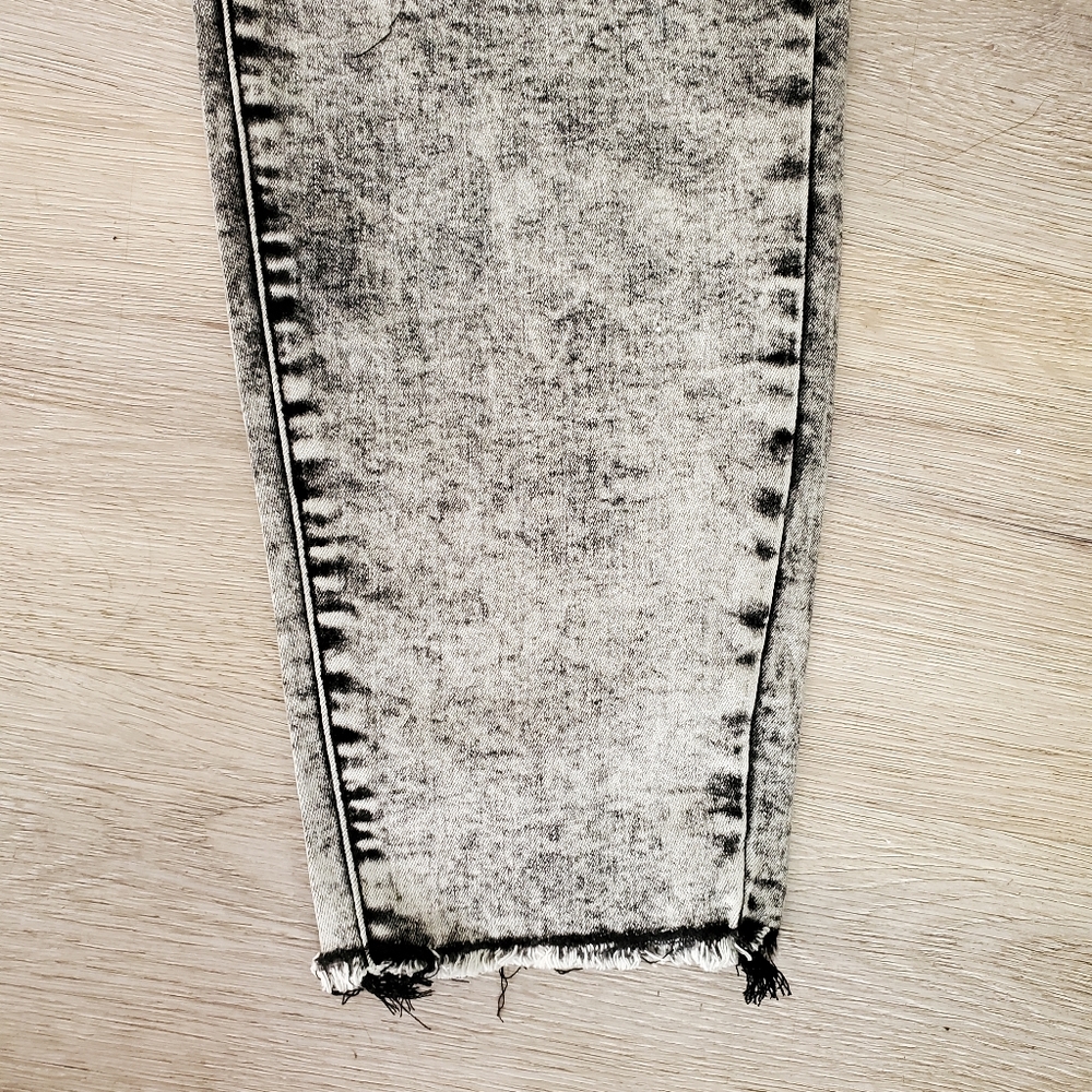 Dakota Grey Wash Skinny Jeans - Picture 8 of 8